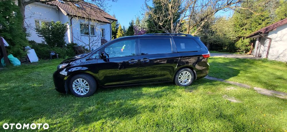 Toyota Sienna 3.5 V6 - 1