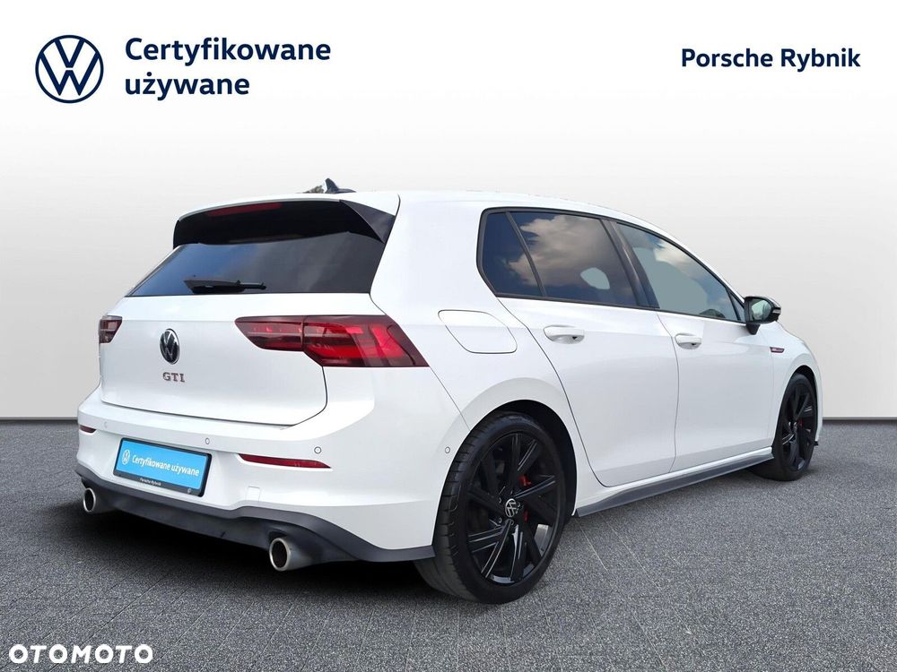 Volkswagen Golf - 6