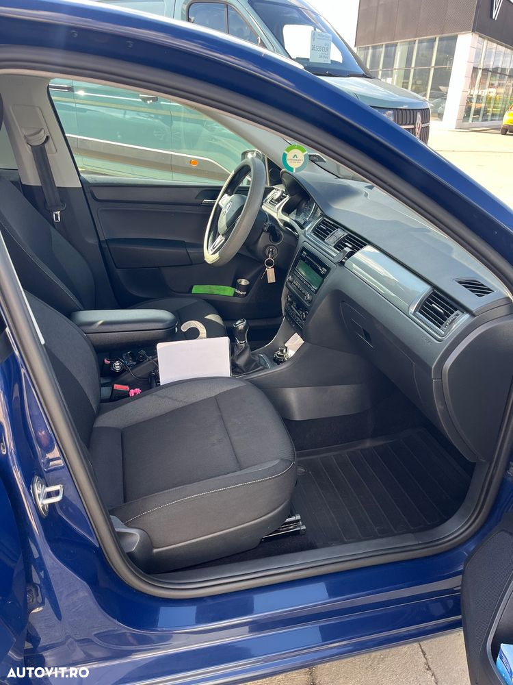 Skoda RAPID 1.6 TDI Elegance - 14