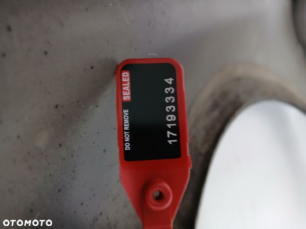 BŁOTNIK PRAWY PRZEDNI BMW F30 B06 - 13