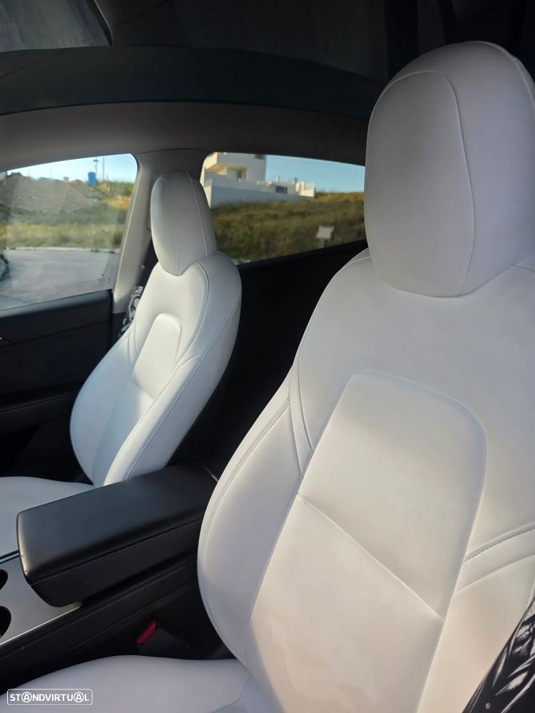 Tesla Model Y Long Range Dual Motor AWD - 7