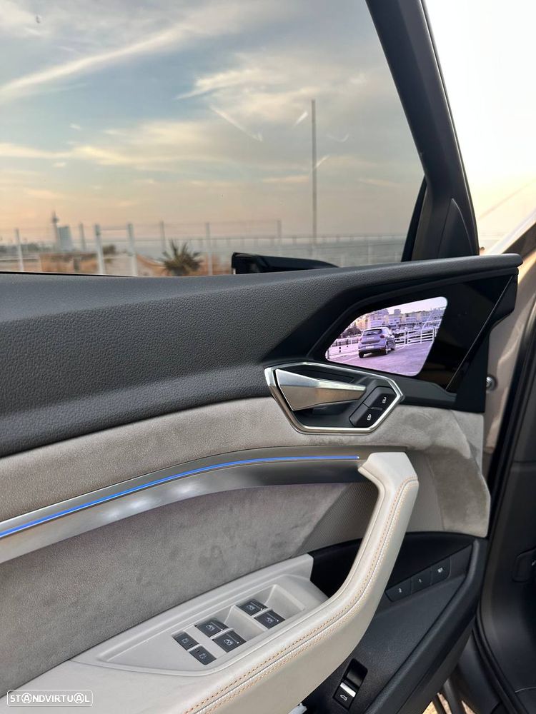 Audi e-tron 55 quattro S line - 13