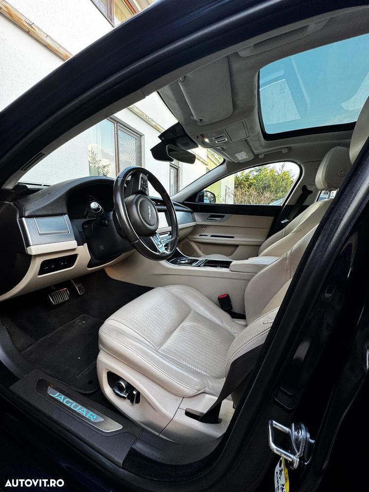 Jaguar XF 20d AWD Prestige - 10