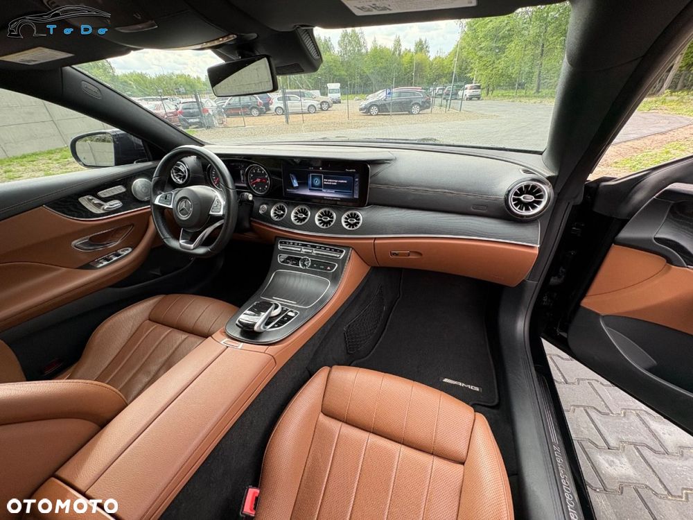 Mercedes-Benz Klasa E 400 4Matic 9G-TRONIC 25th Anniversary Edition - 26