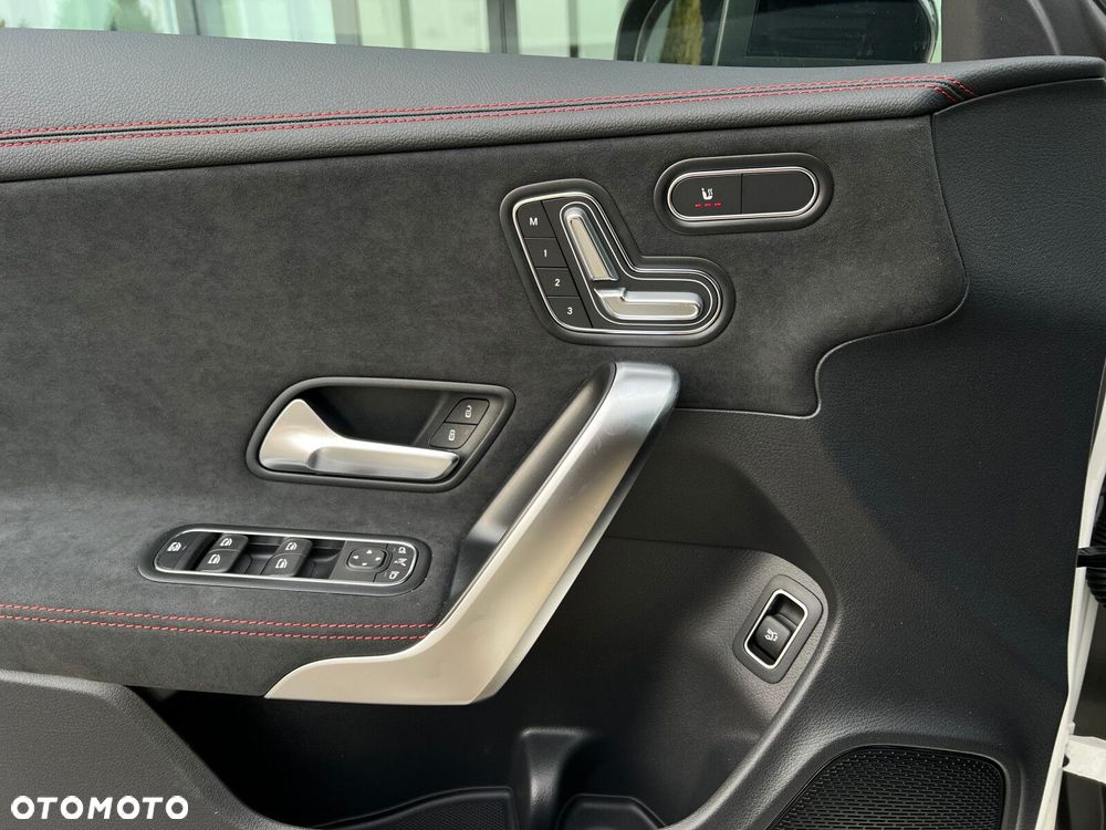 Mercedes-Benz CLA - 9