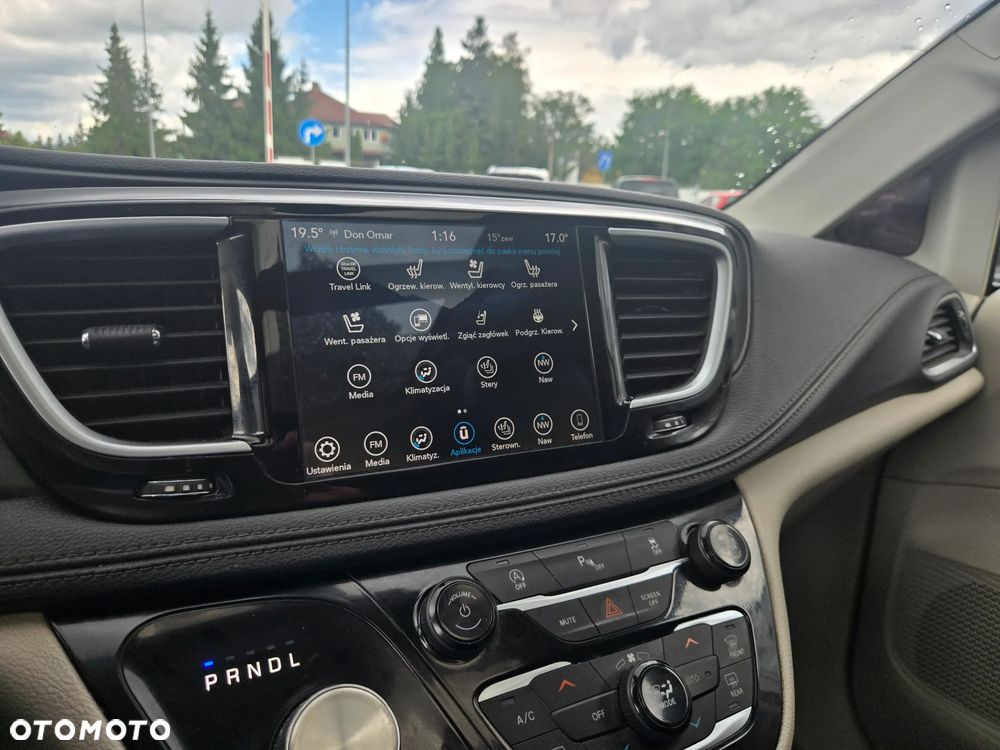 Chrysler Pacifica - 23