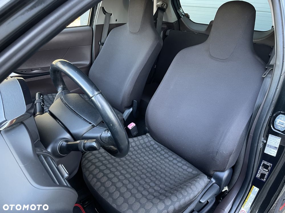 Toyota iQ 1.33 - 21