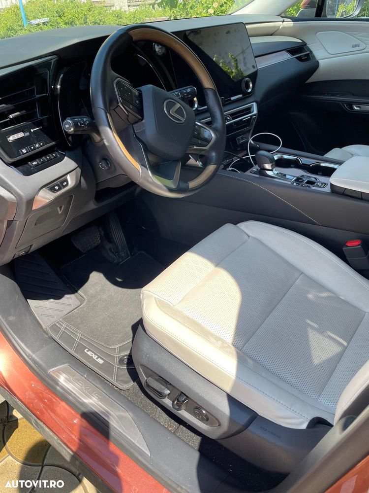 Lexus Seria RX - 7