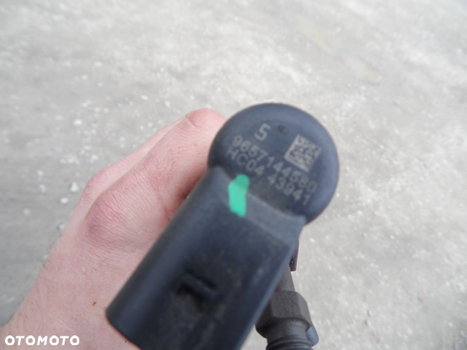 WTRYSKIWACZ SIEMENS Ford Volvo 2.0HDI 9657144580 - 3