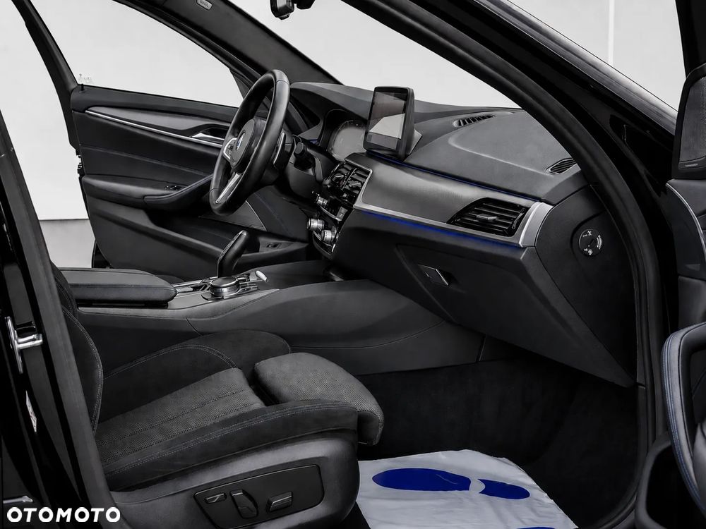 BMW Seria 5 520d M Sport Edition - 16