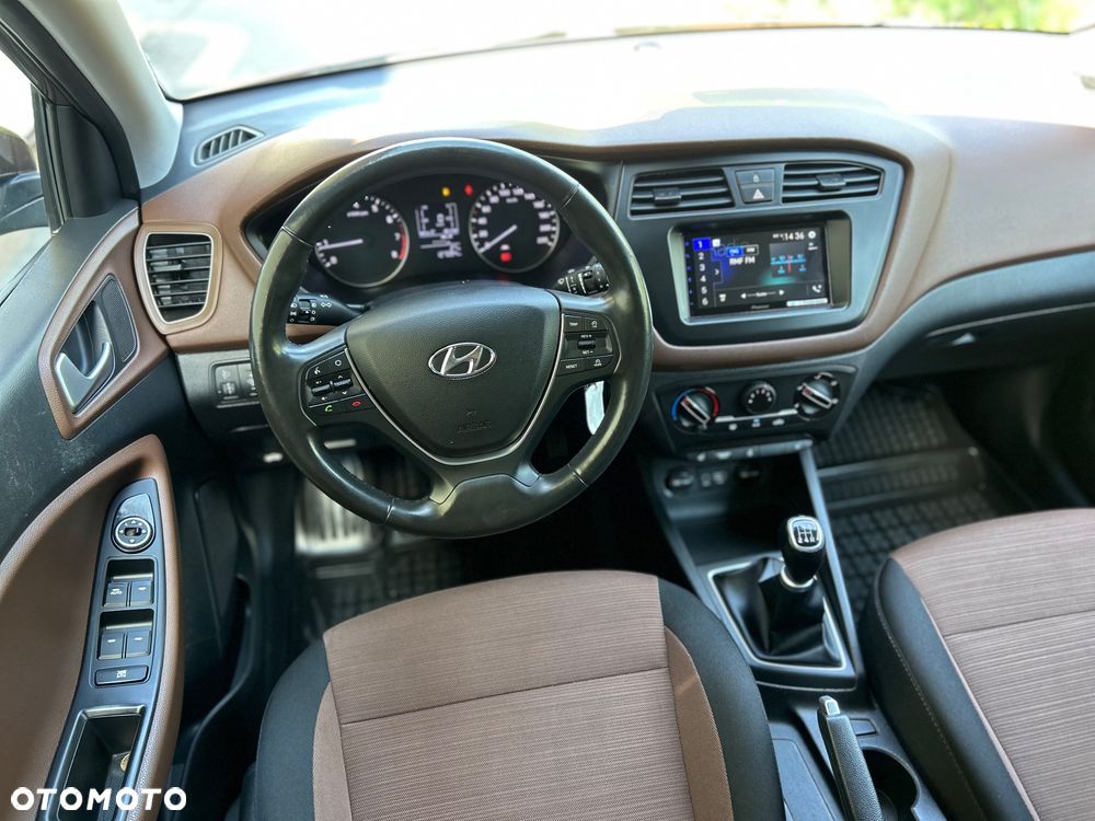 Hyundai i20 blue 1.2 YES Gold - 19