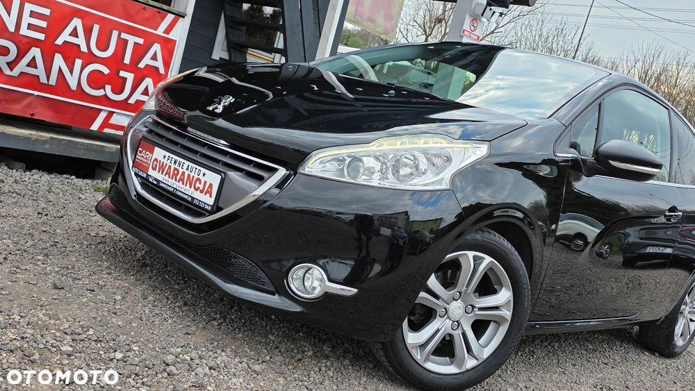 Peugeot 208 - 1