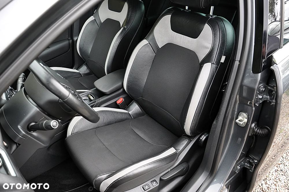 Citroën DS4 1.6 HDi SoChic - 18