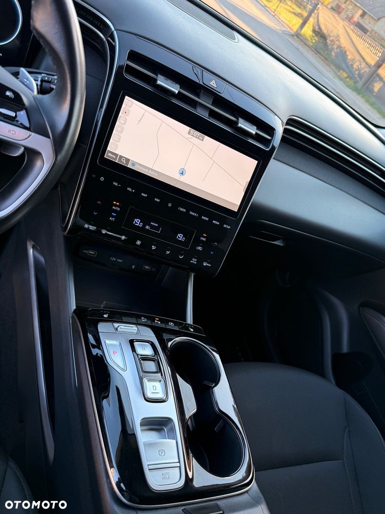 Hyundai Tucson 1.6 T-GDi HEV Executive 2WD - 32