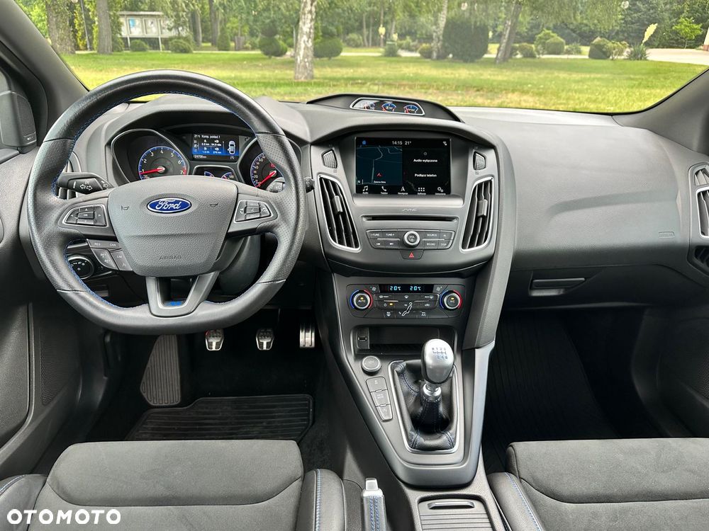 Ford Focus 2.3 EcoBoost RS - 11