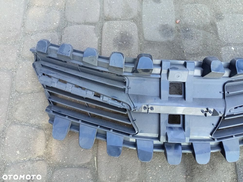GRILL ATRAPA TOYOTA COROLLA VERSO LIFT 53111-0F060 - 2
