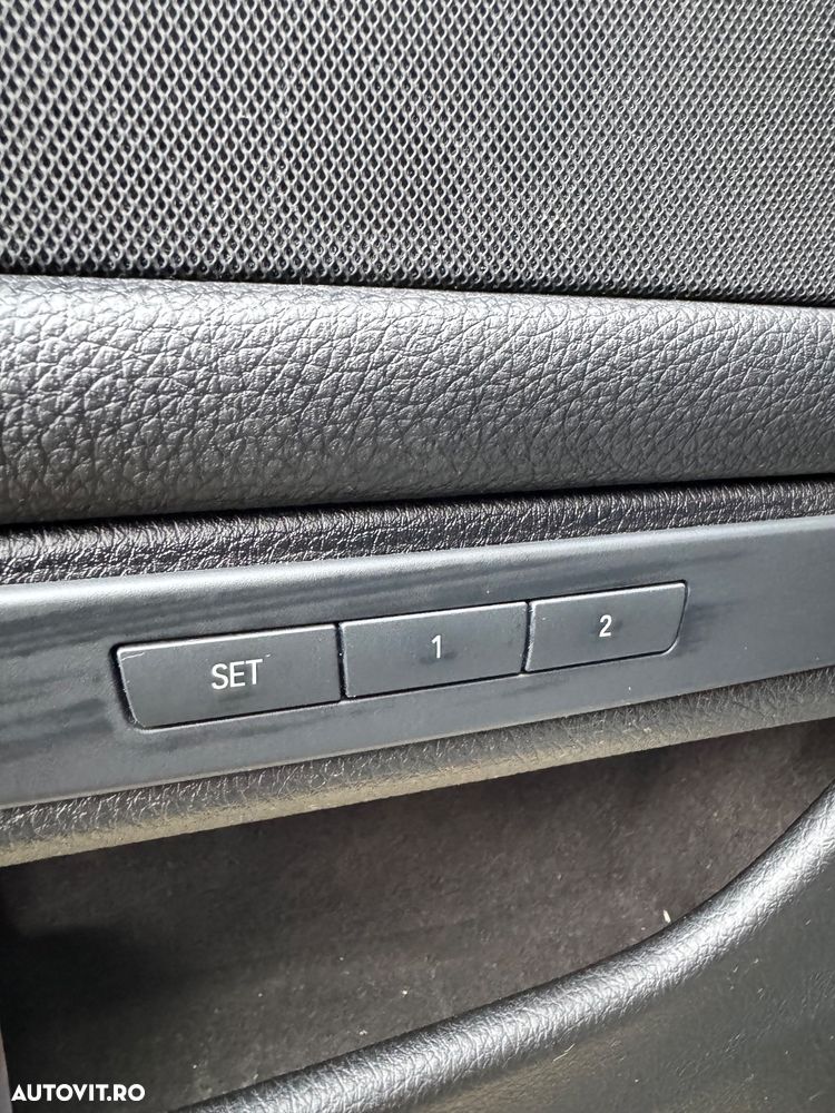 BMW Seria 5 520d xDrive AT - 28