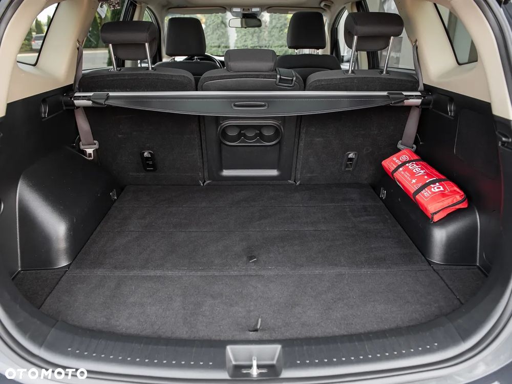 Kia Carens - 27