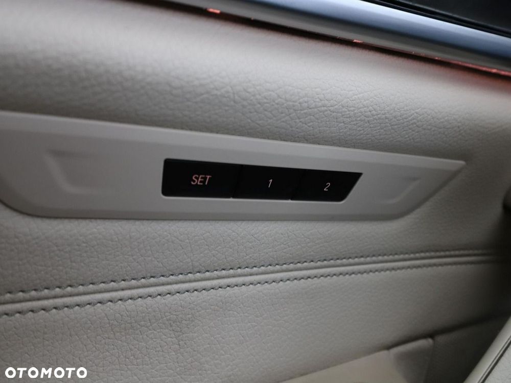 BMW Seria 5 520d Luxury Line - 37