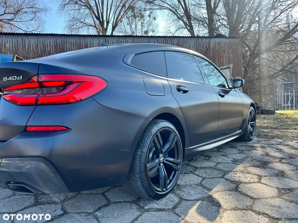 BMW 6GT - 8