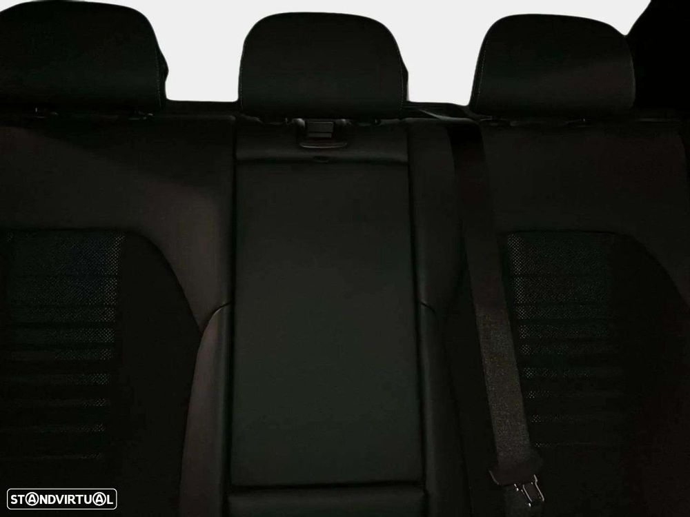 BMW 330 e Pack Desportivo M Auto - 17