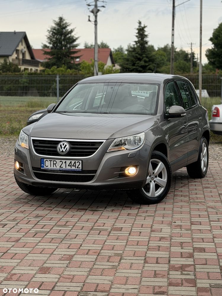 Volkswagen Tiguan - 1