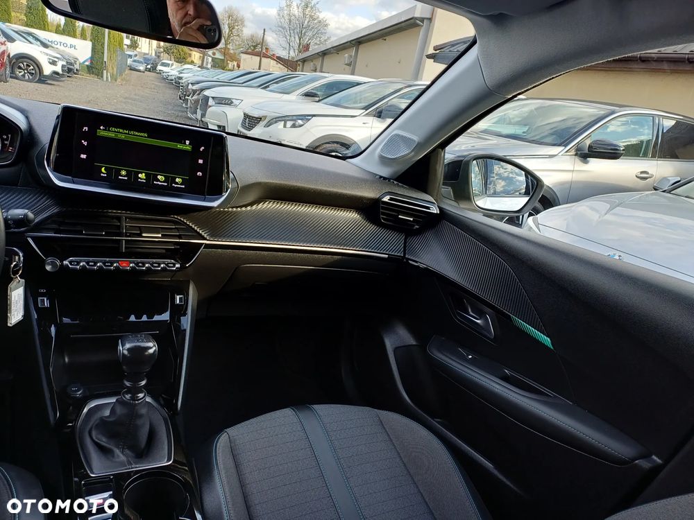 Peugeot 208 PureTech 100 Allure - 22