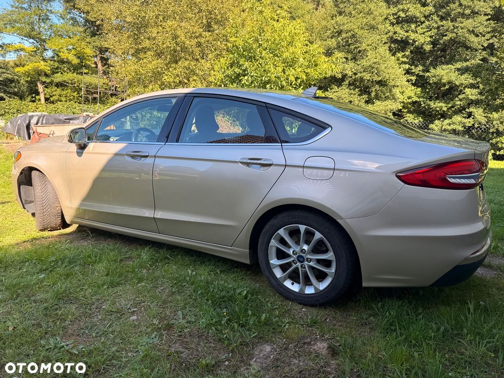 Ford Fusion - 7