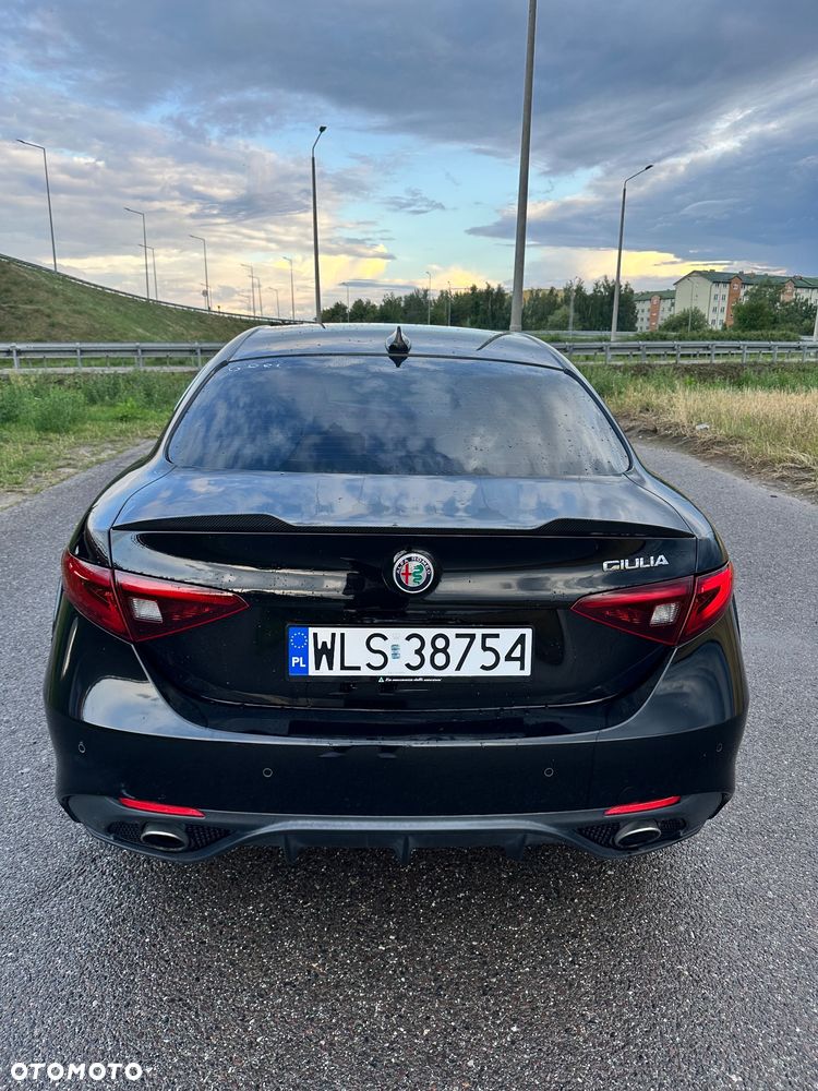 Alfa Romeo Giulia 2.0 Turbo 16V AT8 Veloce - 13