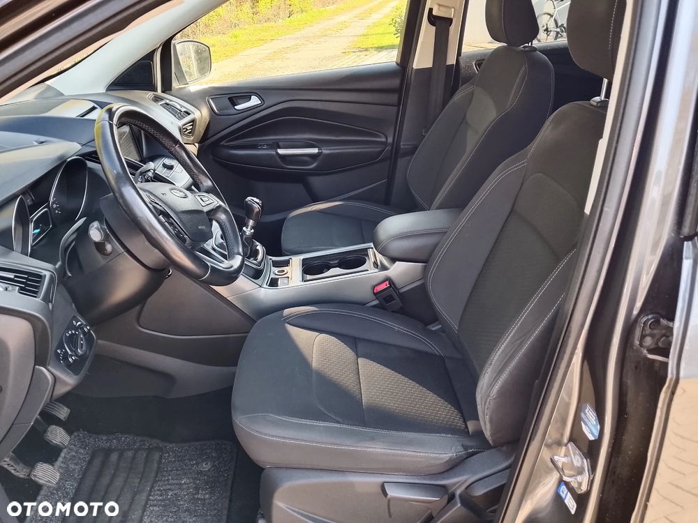 Ford Kuga 2.0 TDCi 2x4 Titanium - 9