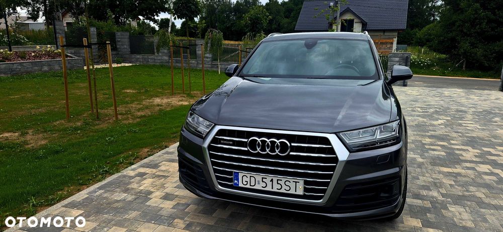 Audi Q7 - 1