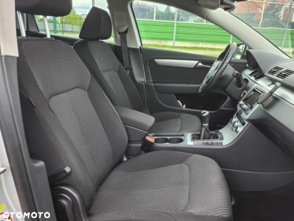 Volkswagen Passat 1.6 TDI BlueMotion Technology Comfortline - 10