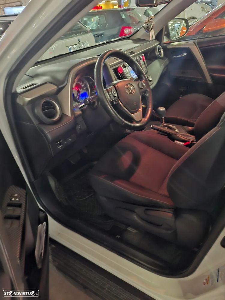 Toyota RAV4 2.2 D-4D 4x4 Auto Comfort - 4