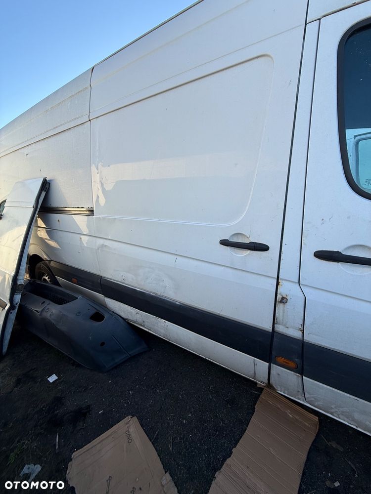 Mercedes sprinter w906 crafter drzwi tylne tył skrzydła maxi białe prawe lewe przednie boczne przesuwne maska błotnik prawy lewy pas przedni z chłodnicami zderzak lampy prawa lewa przód - 13