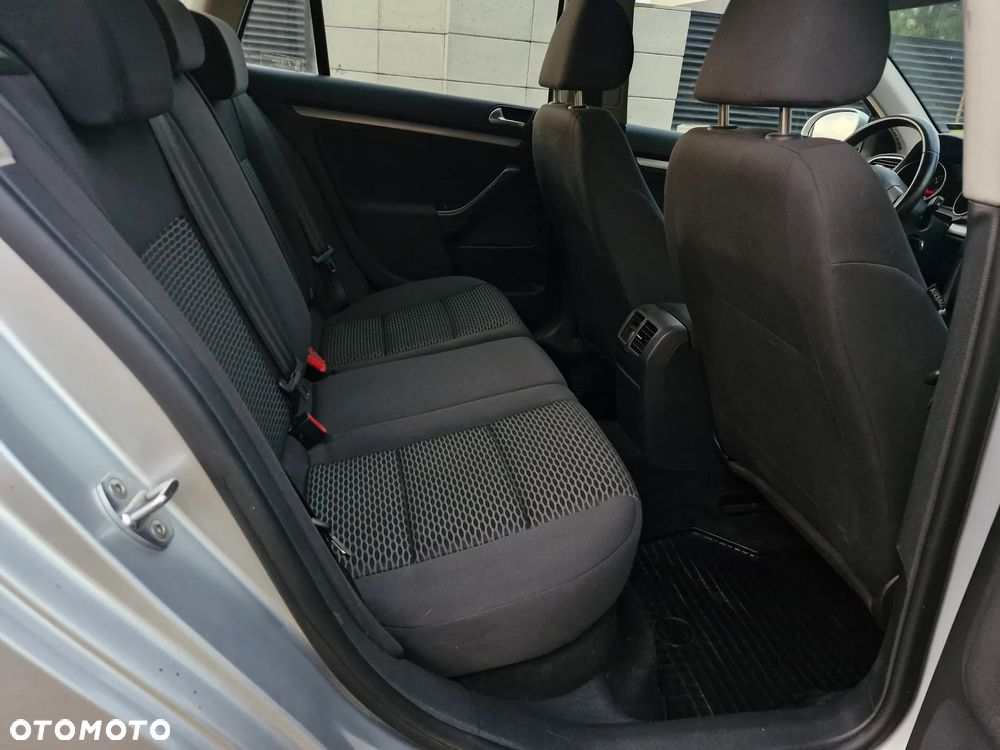 Volkswagen Golf VI 1.6 TDI Comfortline - 9