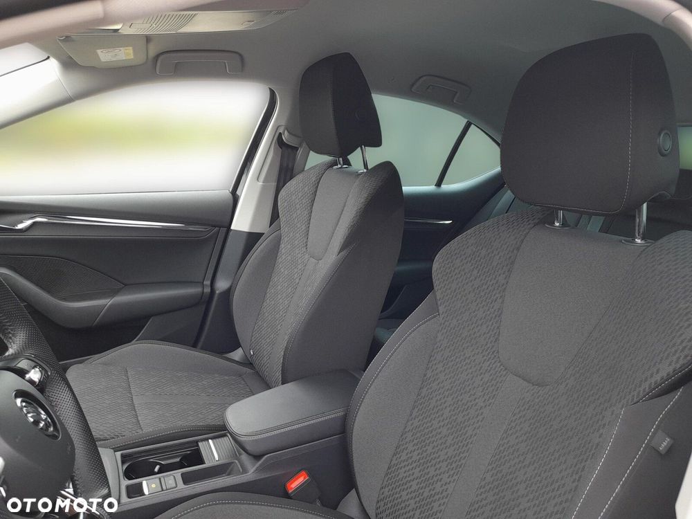 Skoda Octavia 2.0 TDI Style DSG - 11