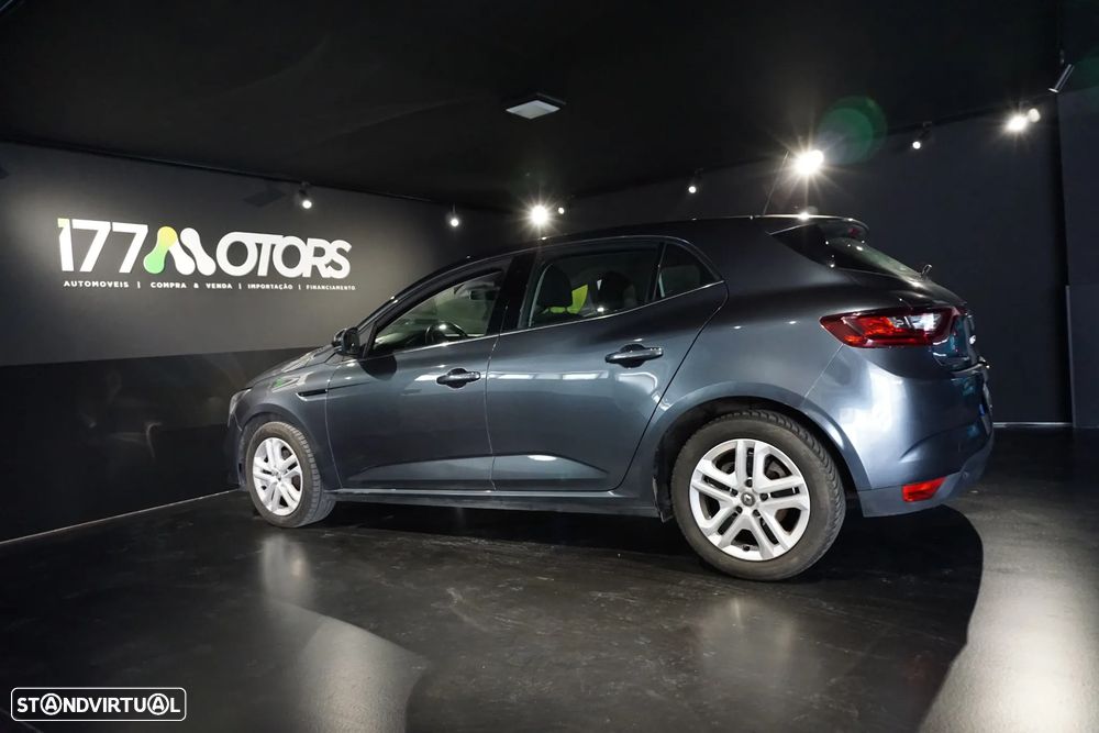 Renault Mégane ENERGY dCi 110 Start & Stop Paris Business - 4