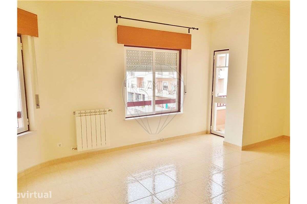 Apartamento T2 para arrendamento - Grande imagem: 2/8