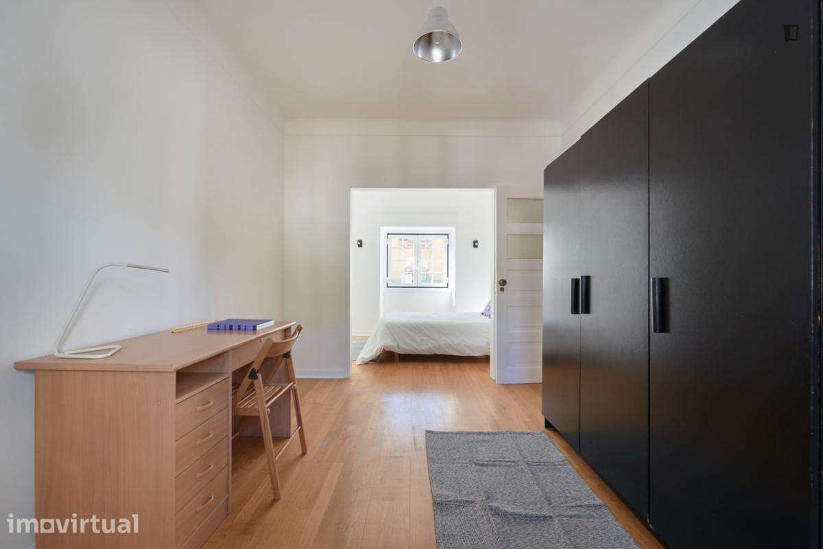 Quarto - localizado em Ajuda Lisbon - Grande imagem: 4/21