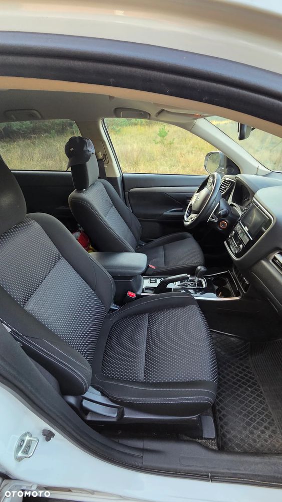 Mitsubishi Outlander - 8