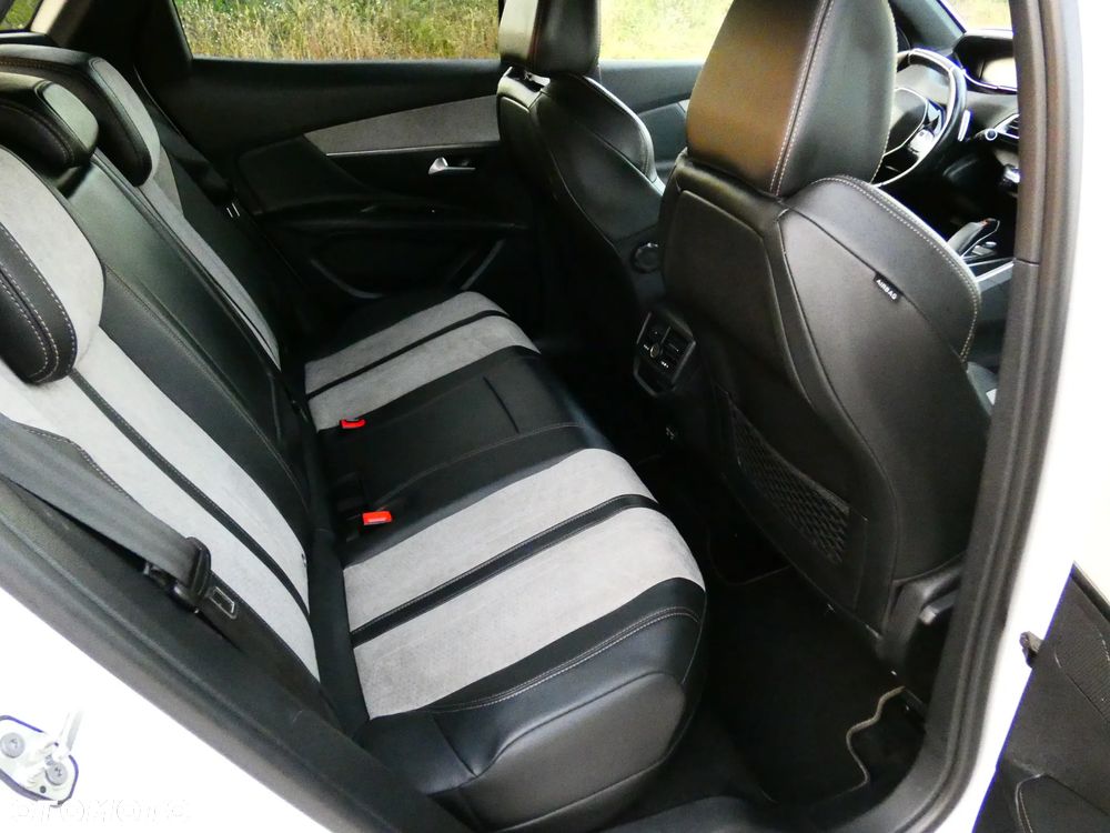 Peugeot 3008 1.6 PureTech Hybrid4 PHEV GT Pack S&S EAT8 - 16