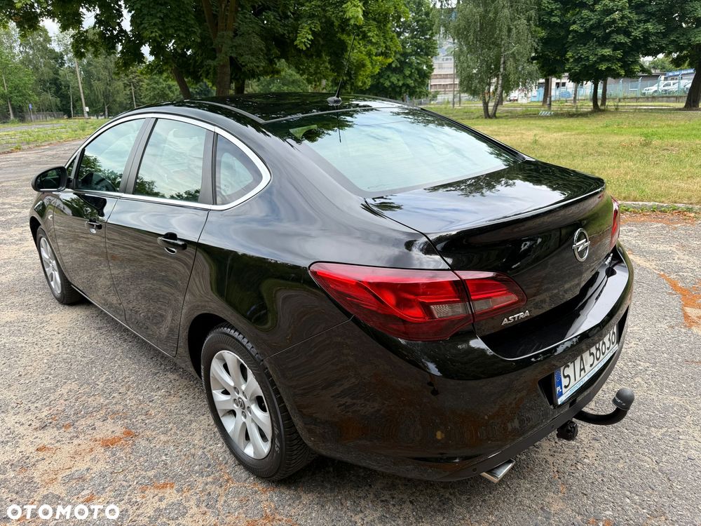 Opel Astra 1.4 T Essentia - 17