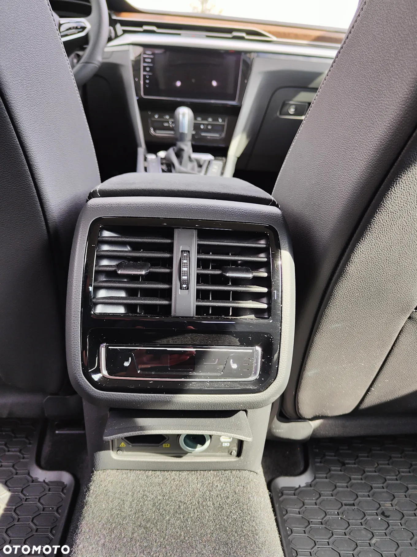 Volkswagen Arteon 2.0 TDI SCR DSG Elegance - 8