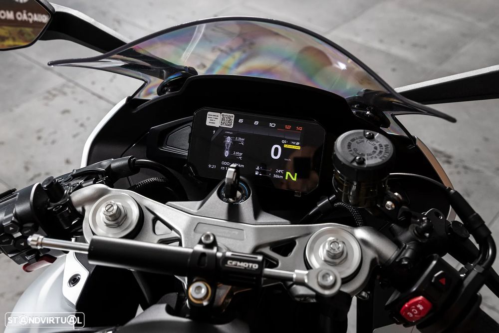 CF Moto 675SR-R - 9