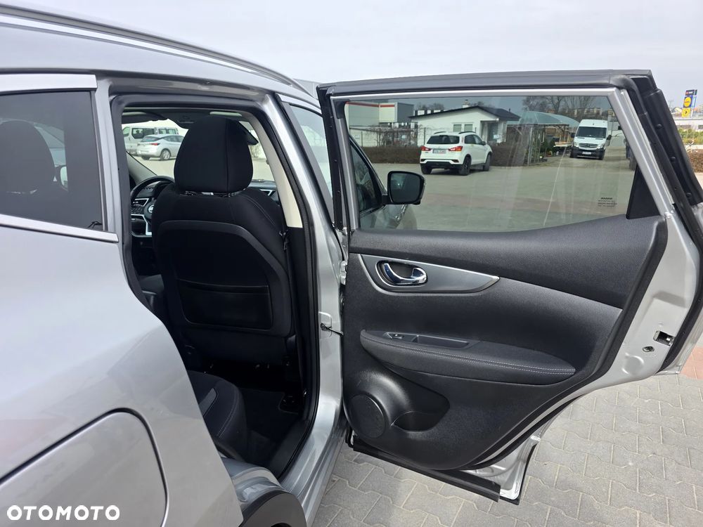 Nissan Qashqai 1.5 dCi DPF 360 - 12