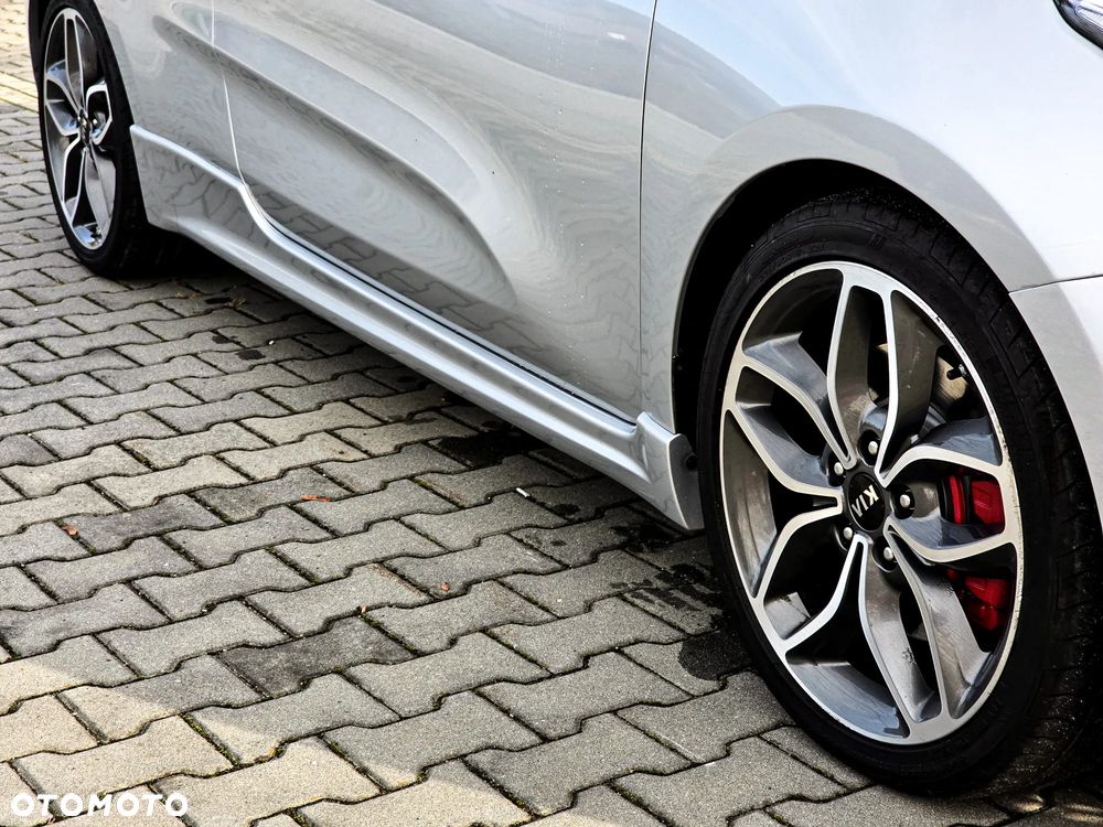 Kia Ceed 1.6 T-GDI GT - 9