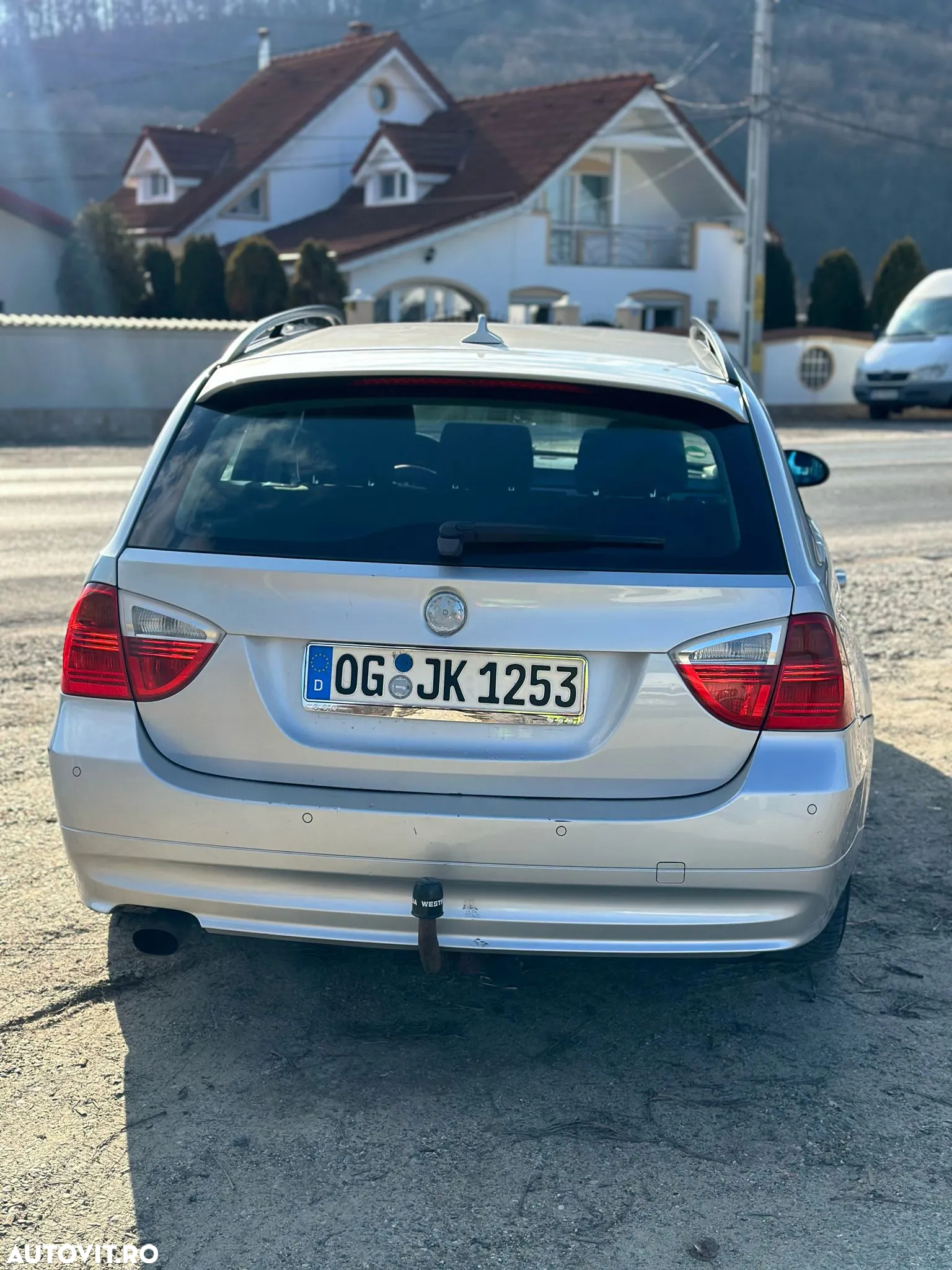 BMW Seria 3 318d Touring - 3