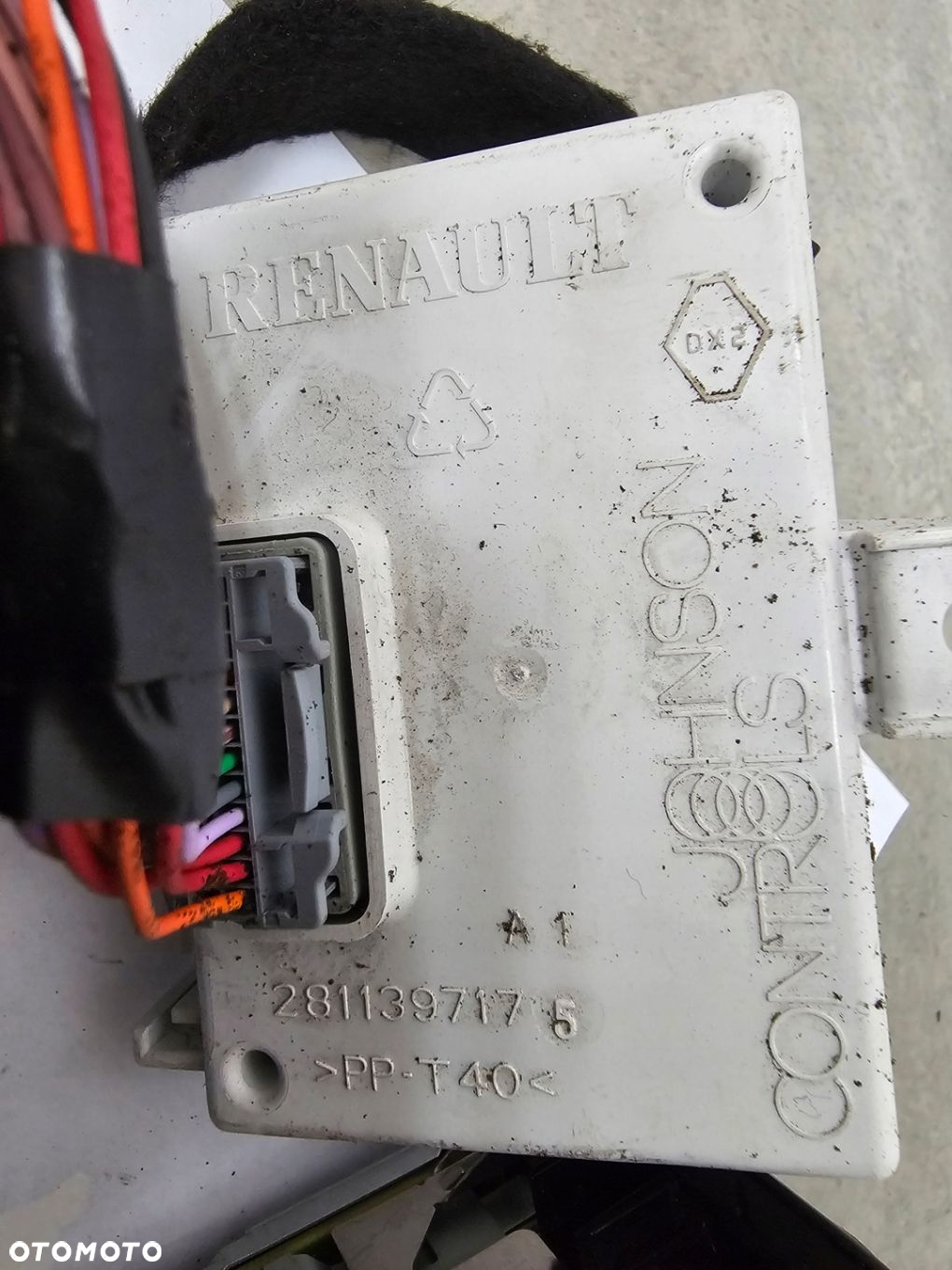 RENAULT CLIO III NAWIGACJA radio 259151852R 2811397175 8153812 - 5