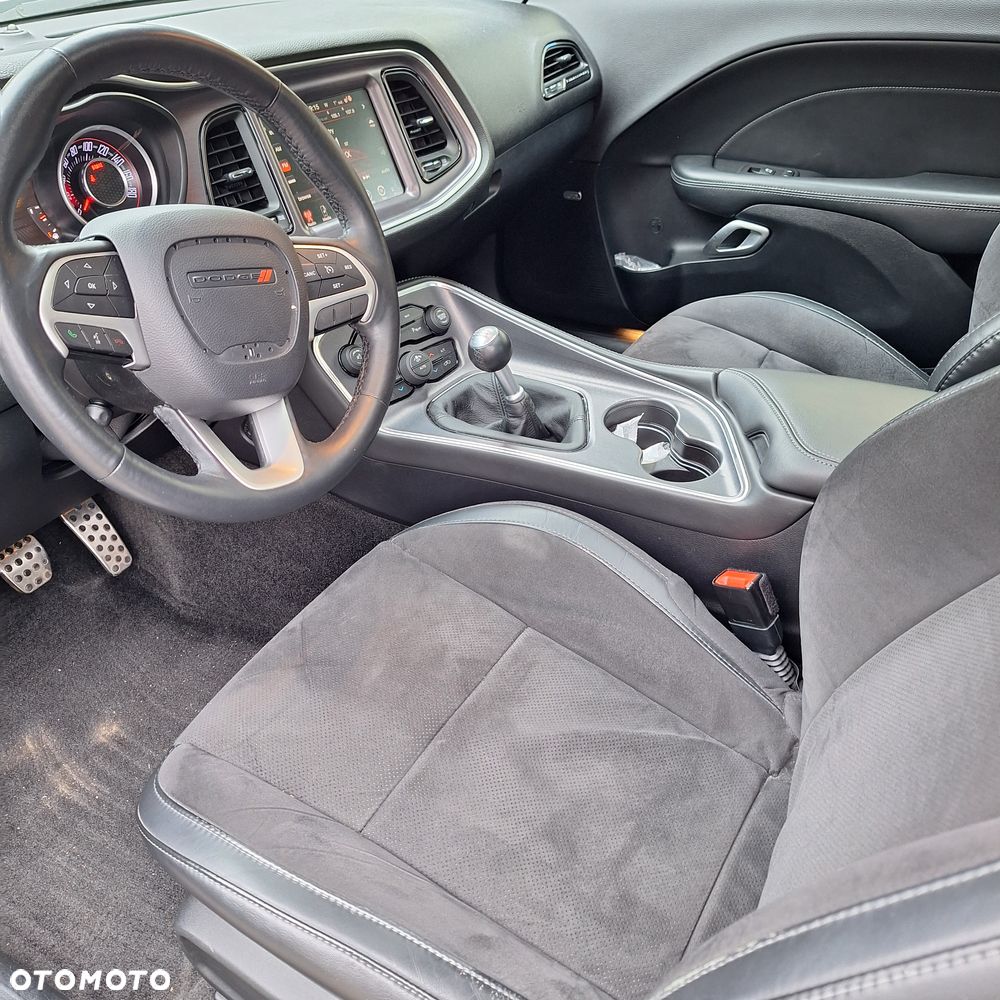 Dodge Challenger - 6