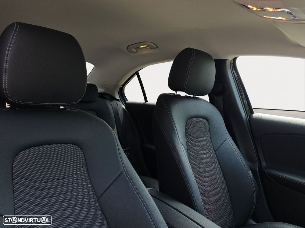 Mercedes-Benz A 250 Limousine - 15
